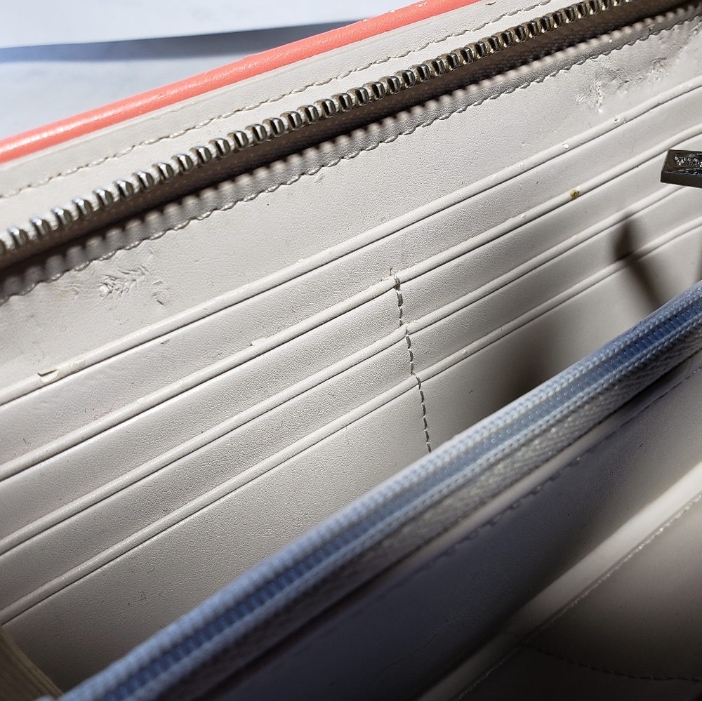 C8,245 BCBGMaxAzria Zipper Wallet Clutch - Picture 6 of 8